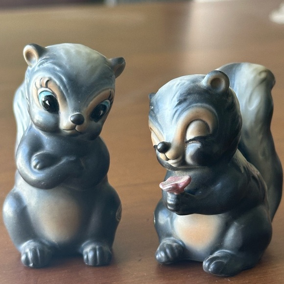 Skunk Figurines - Picture 1 of 9